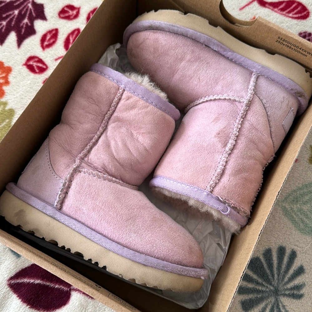 UGG T CLASSIC TODDLER BOOTS